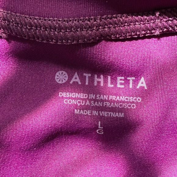 Athleta Crop Rash Guard - Picture 10 of 10